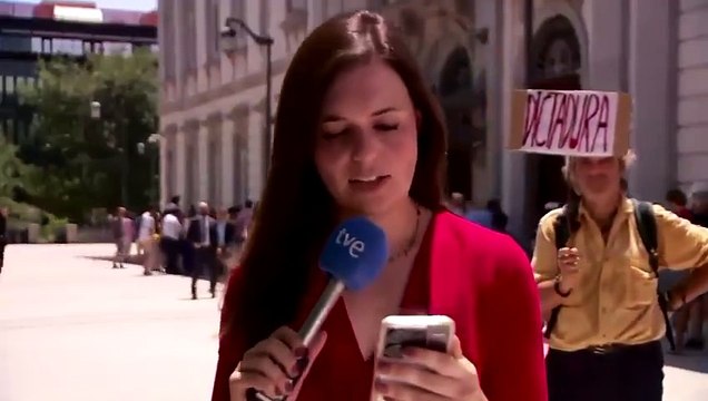 Los reporteros están entre los escalafones más bajos en las redacciones de los medios de comunicación. Esto no es sólo acoso (que también), sino que este acoso va dirigido contra los trabajadores rasos, que no tienen culpa.