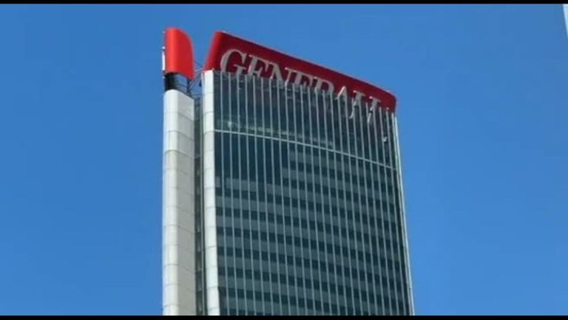 A Milano cede l'insegna Generali sulla Torre Hadid, edificio evacuato