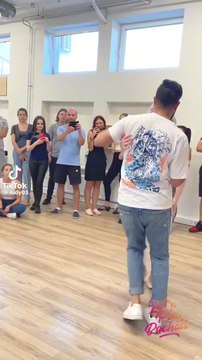 Arabic so beautiful songs with 25 years old girls plus boys dancing club beautiful dance is Arabic song