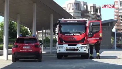 Milano, collassa l'insegna Generali della Torre Hadid: le immagini da City Life