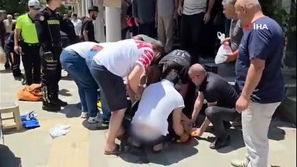 Bursa\'da inanılmaz kaza: Fren yerine gaza basınca yayalara çarptı