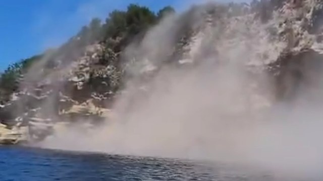 Terremoto ai Campi Flegrei, crolla un costone nell'isolotto di Pennata a Bacoli