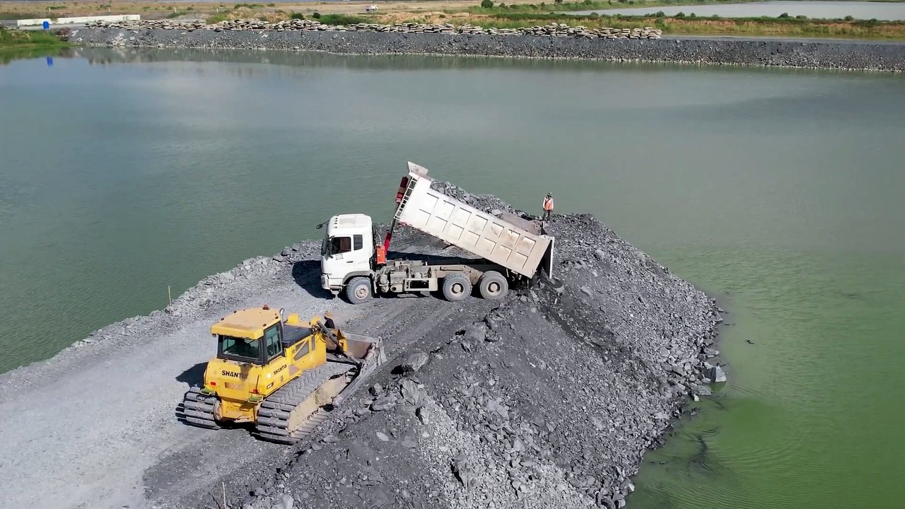 Amazing Heavyweight dump trucks transporting the rocks with Shantui dozer to constructs New Project