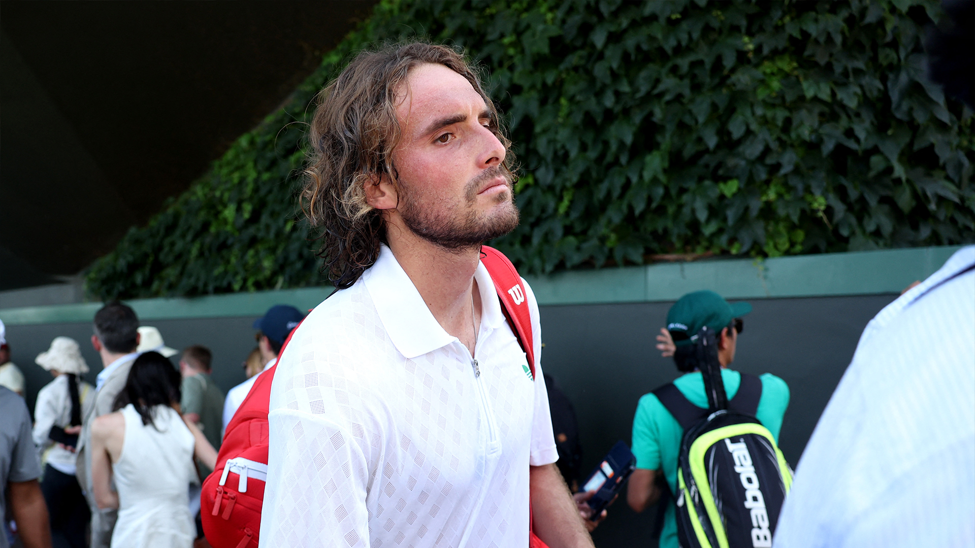 Wimbledon : Valentin Royer profite de l'abandon de Stefanos Tsitsipas et remporte son premier match en Grand Chelem !
