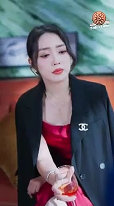Gadis itu dikhianati setelah biayai pacarnya, lalu nikahi pengemis yang ternyata dekan kaya dan