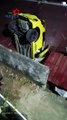 Diduga Salah Injak Pedal, Sebuah Mobil Terjun Ke Atap Rumah Warga