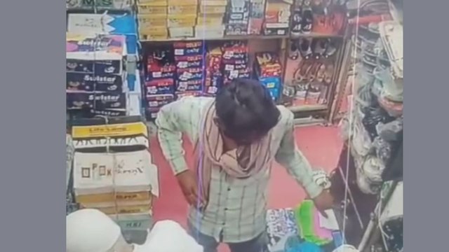 चप्पल खरीदने के बहाने आया बदमाश, गल्ले से नगदी निकालकर भागा