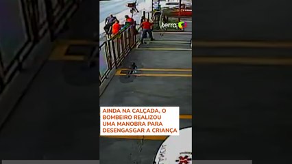 Bombeiro salva criança asfixiada no interior de São Paulo #shorts