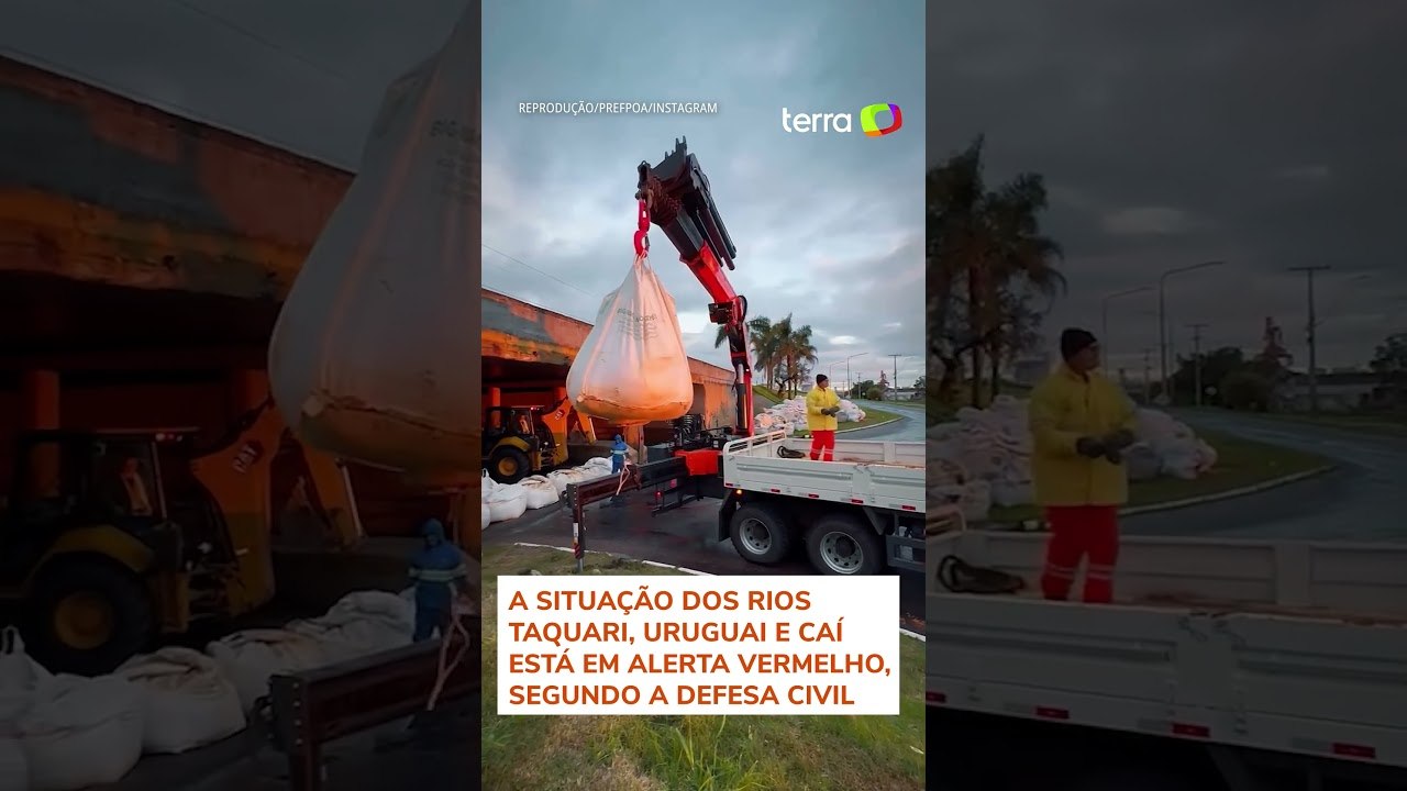Prefeitura fecha comportas do sistema antienchente com sacos de areia em Porto Alegre #shorts