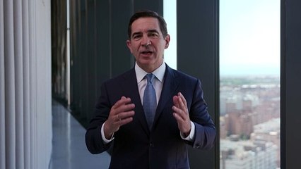 Carlos Torres, presidente de BBVA, explicando la decisión