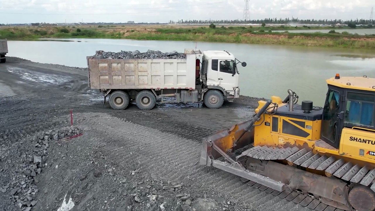 Incredible Shantui Dozer dh17c3 and Heavy Loading Dump trucks Building New Projects