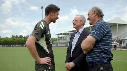 Florentino visita a la plantilla y observa el entrenamiento