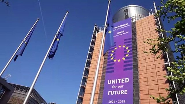 La UE acepta que EEUU imponga un arancel universal del 10%, pero quiere exenciones