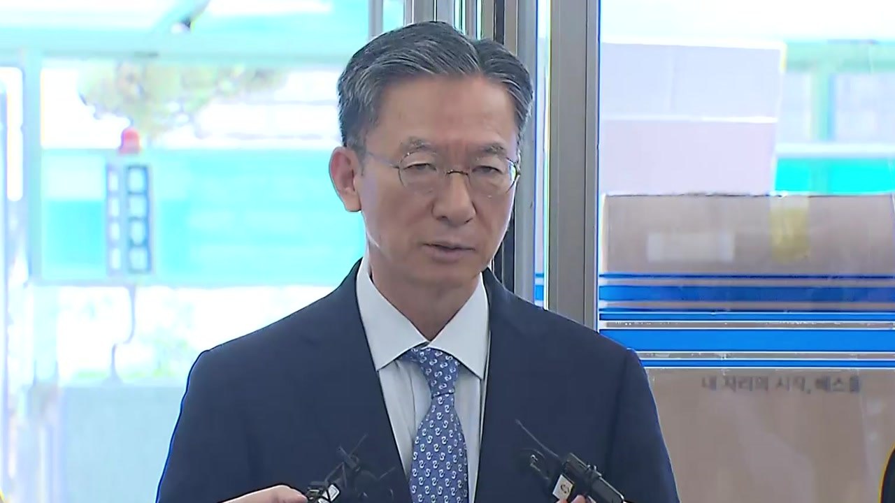 '실세 장관' 정성호 법무부 장관 후보자 첫 출근 / YTN