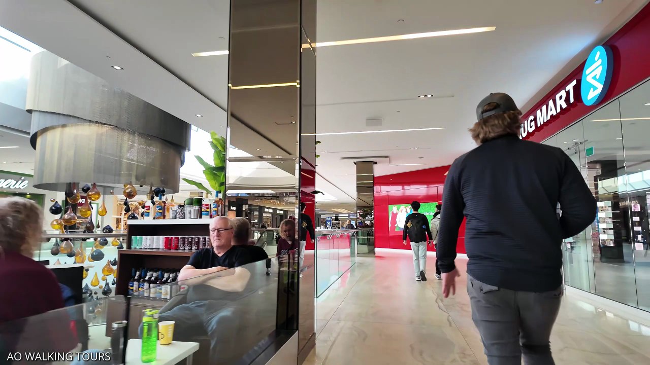 Discover West Edmonton Mall – 2025 Walking Tour Through Canada's Iconic Mall