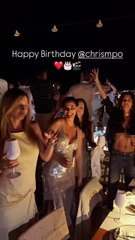 Η Χριστίνα και οι φίλες της στην Πάρο