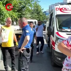 Avcılar'da faciadan dönüldü! Çocuğu fenalaşınca aracı park etti, hafif ticari araç çarptı: 4 yaralı