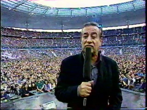 Johnny Hallyday en Feu au Stade de France (1998) – Présentation par Charles Villeneuve | TF1
