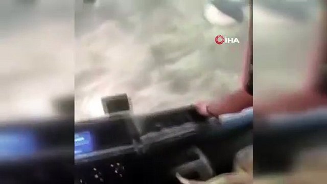 Alevler içinde kalan yangın savaşçılarının kabus dolu anları kamerada