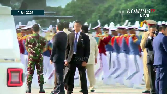 Detik-Detik Presiden Prabowo Naik Pesawat Kepresidenan Bertolak ke Arab Saudi, Diantar Gibran-Dasco