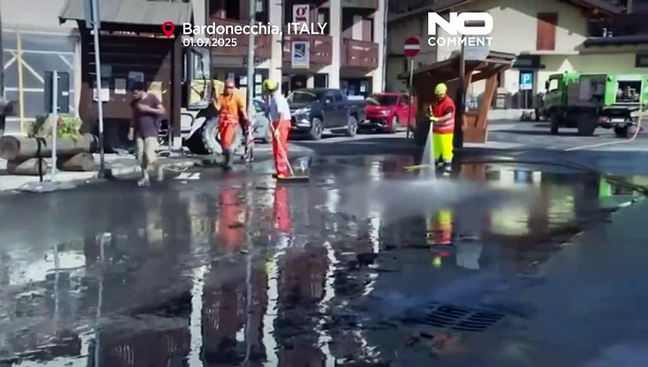 قتيلان على الأقل في موجة حر شديدة وفيضانات تجتاح إيطاليا