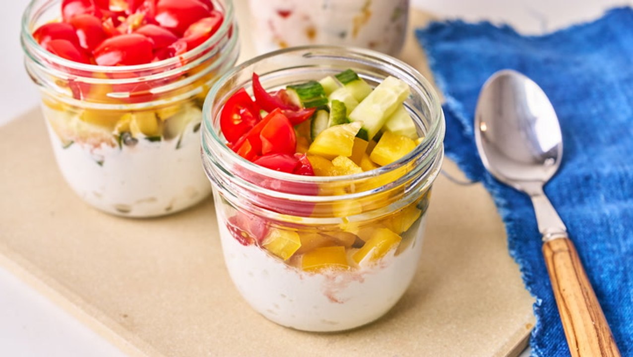 How to Make a Cottage Cheese Snack Jar with Tomatoes, Cucumbers & Bell Peppers