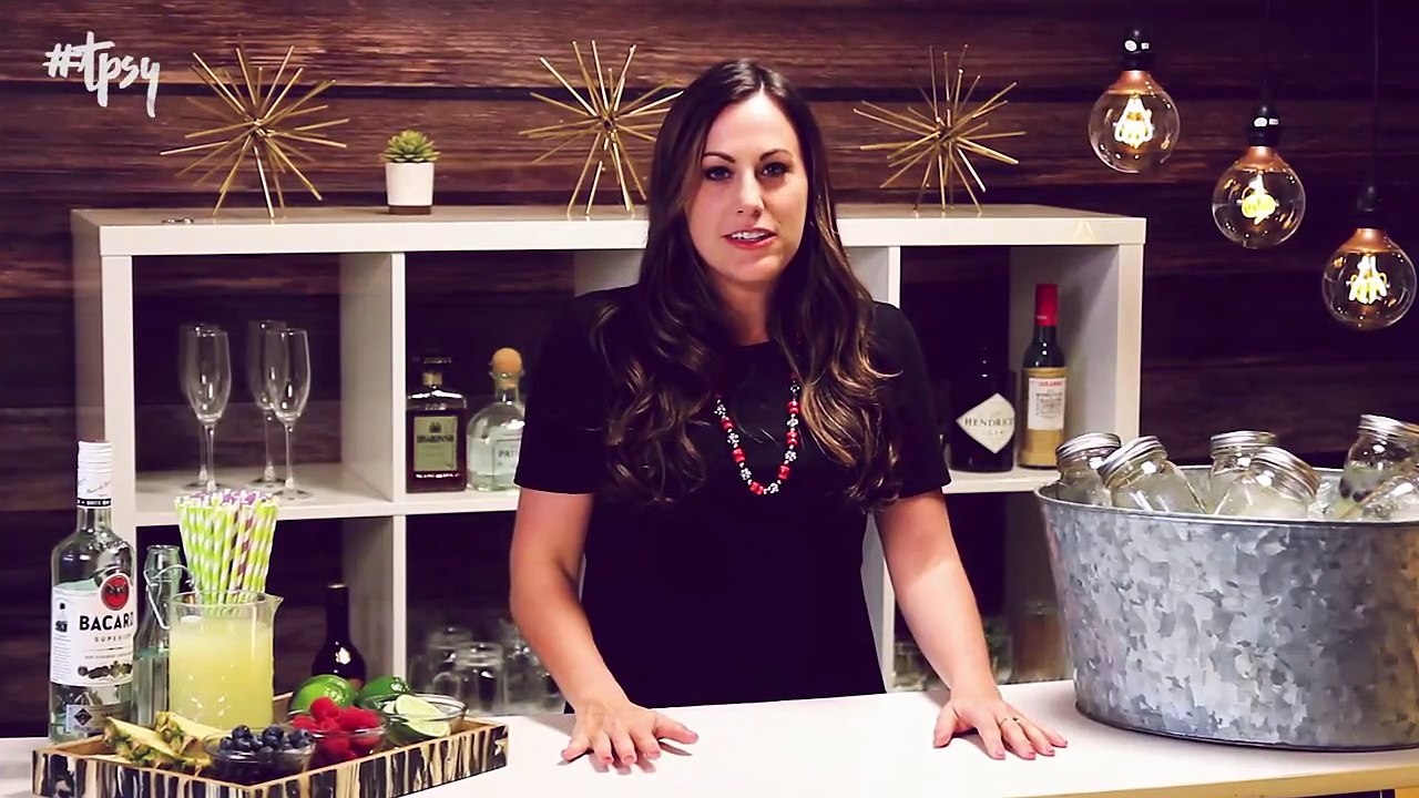 Why This Mason Jar Drinks Will Make Your Staying In Night Even Better!