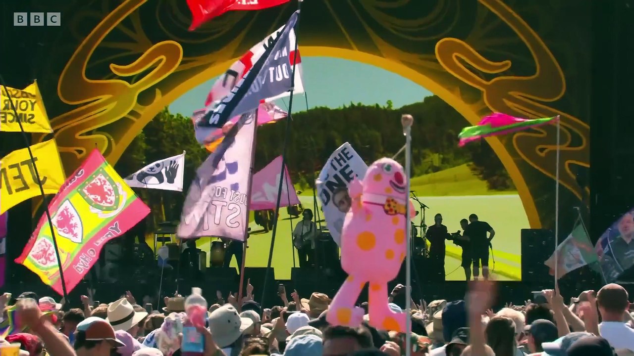 John Fogerty (Creedence Clearwater Revival) - UP AROUND THE BEND (Glastonbury 2025)