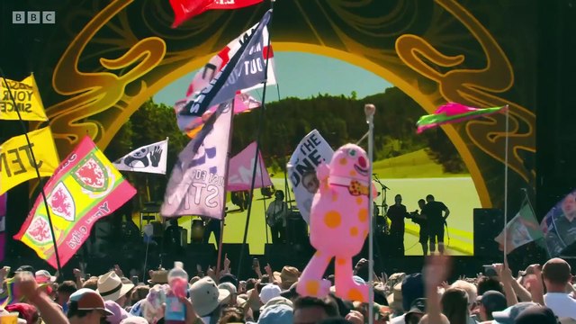 John Fogerty (Creedence Clearwater Revival) - UP AROUND THE BEND (Glastonbury 2025)