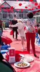 Girl casually gave $100 to beggar, who turned out to be billionaire CEO and married her on the spot!