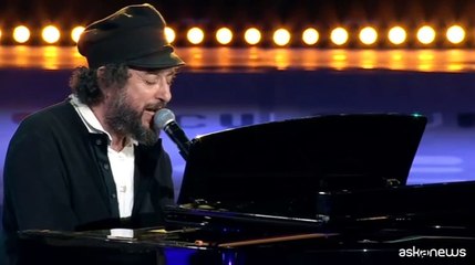 Vinicio Capossela sul palco di Musicultura incanta con "Bardamù"