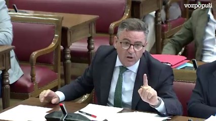 "¿La presidenta le llama a usted para que solucione un problema con los cheques comida de la señora Jésica Rodríguez?"