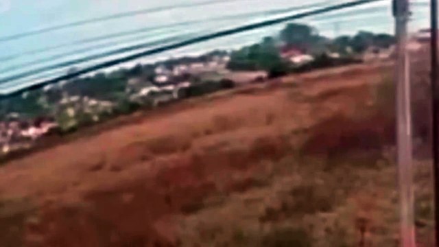 Vídeo mostra momento exato que avião de pequeno porte cai em SP