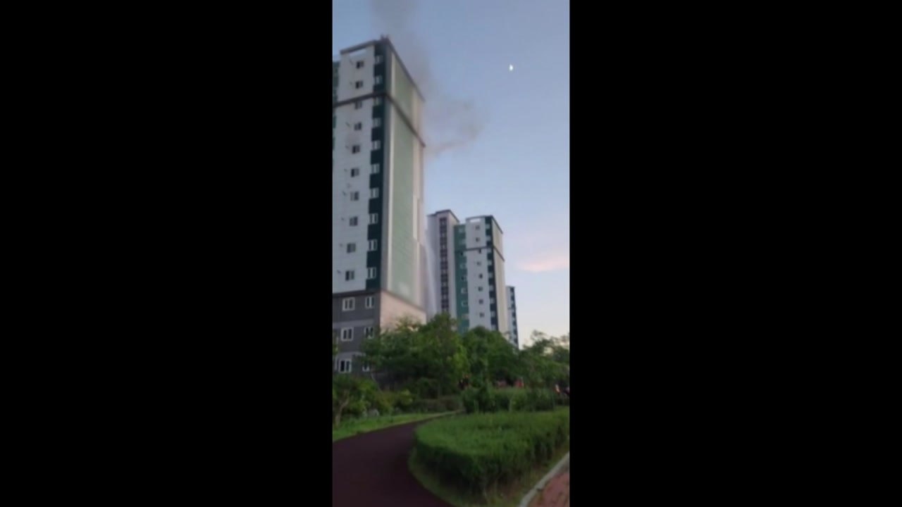 울산 아파트에서 에어컨 실외기 화재...집 안 번져 / YTN