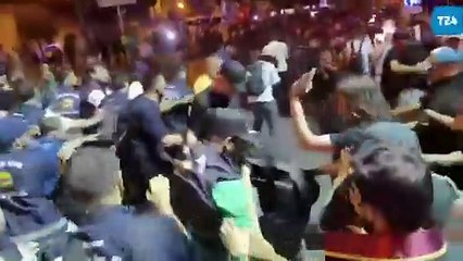 Saraçhane'de Bozdoğan Kemeri'ne yürümek istemeyen kişiler gözaltına alındı