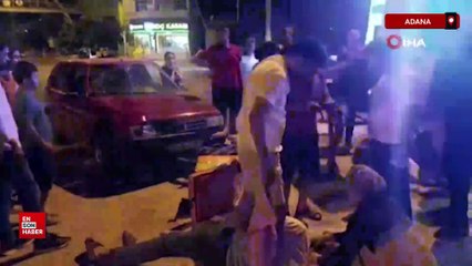 Adana'da otomobilin motosiklete çarptığı anlar