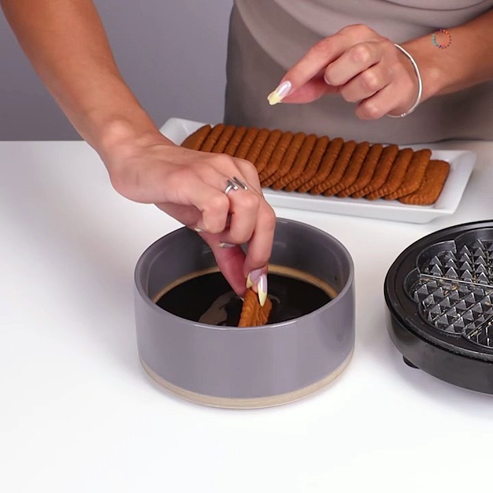Quick and easy coffee biscuit waffle! 🧇😋