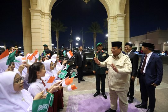 Sapa Anak-Anak Indonesia di Jeddah, Prabowo: Belajar yang Baik ya