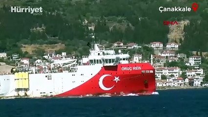 Sismik araştırma gemisi Oruç Reis, Çanakkale Boğazı’ndan geçti