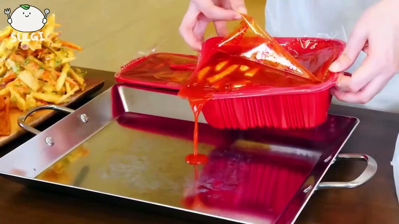 ASMR MUKBANG Sinjeon Tteokbokki, Cheese Kimbap, Fried Vegetables, Fried Chicken, Rice.