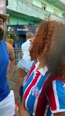 2 de Julho: Casal tricolor aproveita celebração dos desfiles cívicos em Salvador