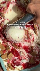 Strawberry cheesecake ice cream🍨🍓