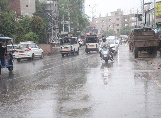 बरसात ने किया शहर को तरबतर, कई जगह उफना पानी