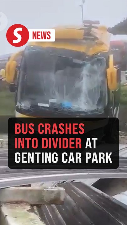 Bus crashes into divider at Genting Mushroom Fa...