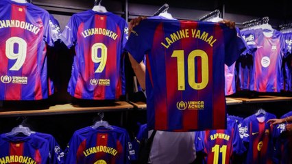 Locura en Barcelona con la nueva camiseta del Barça 