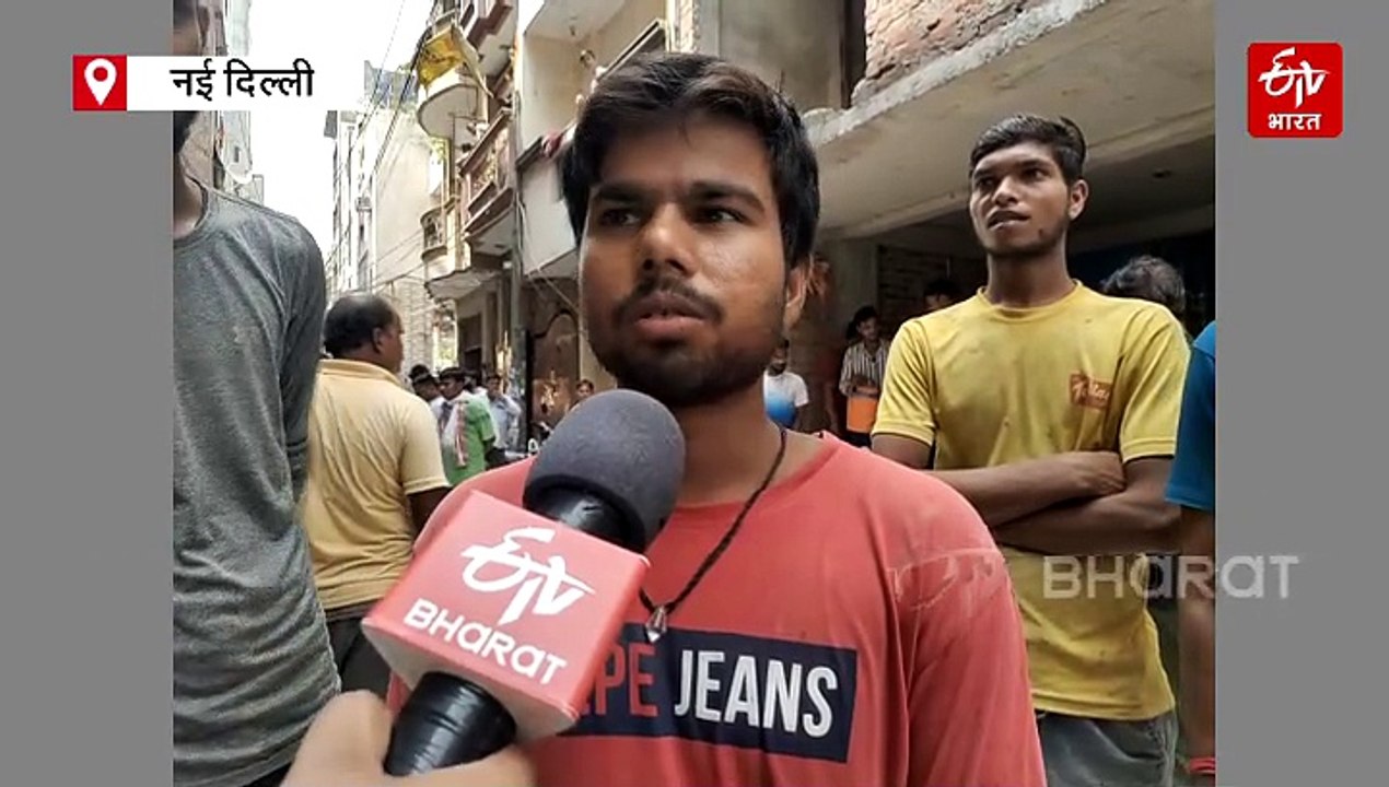 दिल्ली के विश्वास नगर में दर्दनाक हादसा, निर्मा...