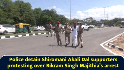 Police detain Shiromani Akali Dal supporters protesting over Bikram Singh Majithia’s arrest