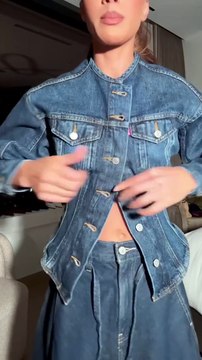 Denim On Denim: عودة جريئة لإطلالة الموسم بأسلوب عصري مستوحى من النجمات والمؤثرات