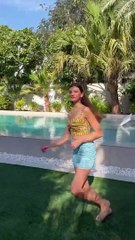 في حضرة الشمس والبحر... بامبا تكتب فصلاً جديداً من الأناقة