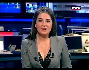 بالفيديو... مذيعة لبنانية تصاب بنوبة ضحك أمام ملايين المشاهدين